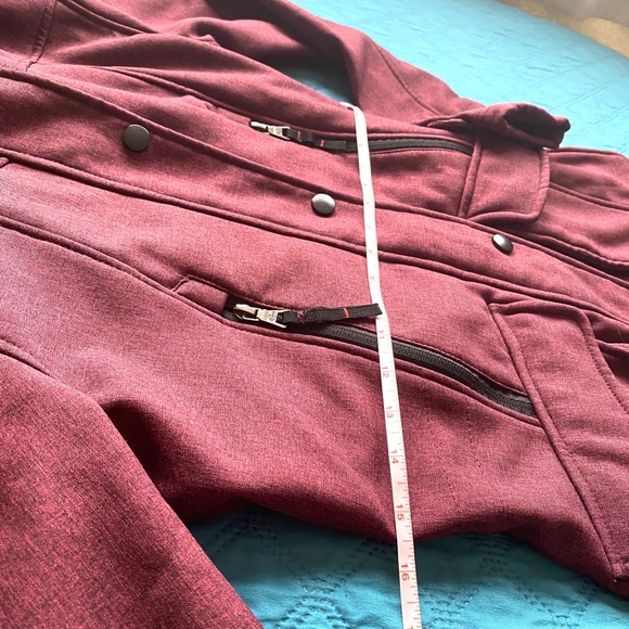 Burgundy Trench jacket with hood *medium* - Picture 9 of 12